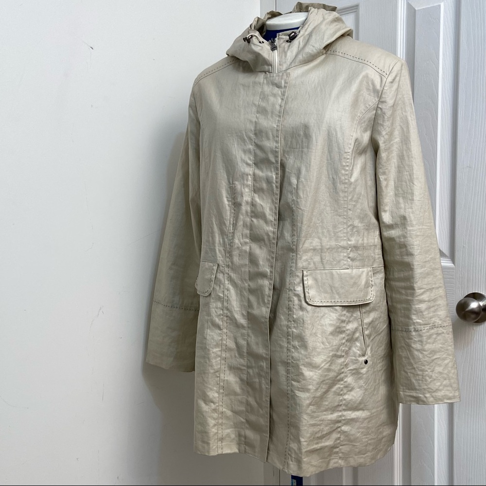 NAUGE khaki hooded women jacket with zipper and snap front closure. SizeXL.Used